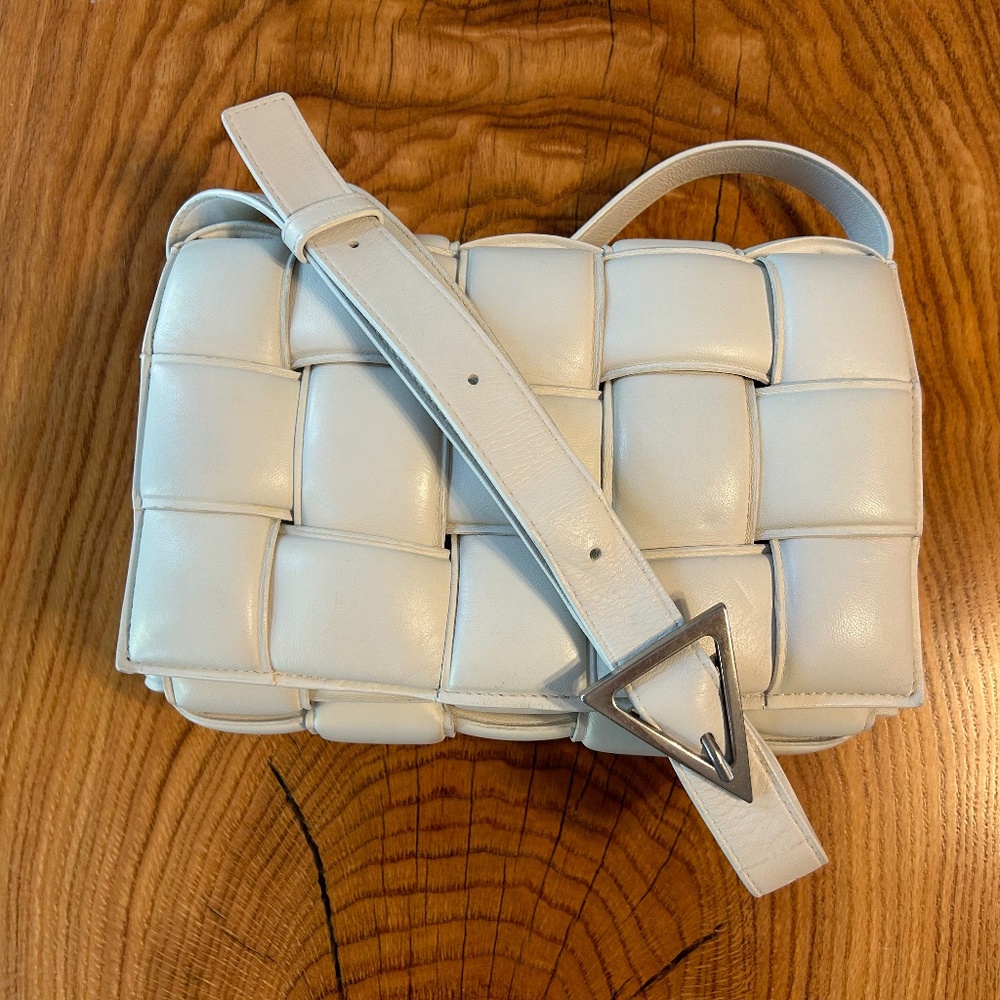 White Bottega Vaneta Quilted Casset Bag